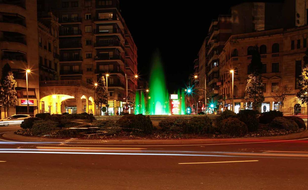 La Fuente De La Puerta Zamora Se Ilumina Este Martes De Color Verde Por